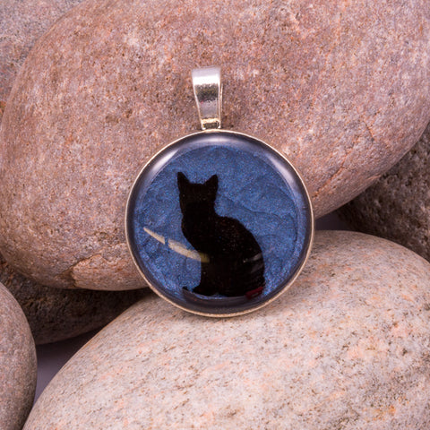 Curious Cat Pendant (#1223)