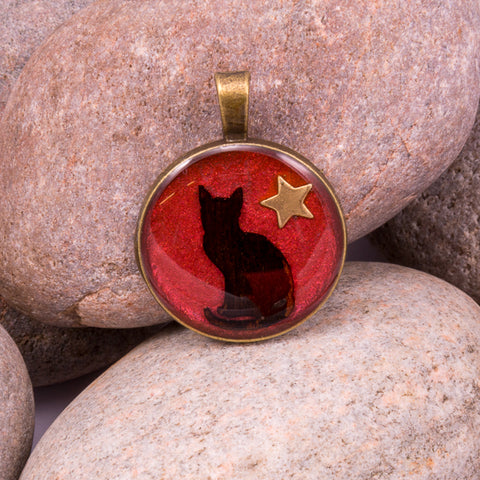 Curious Cat Pendant (#1228)