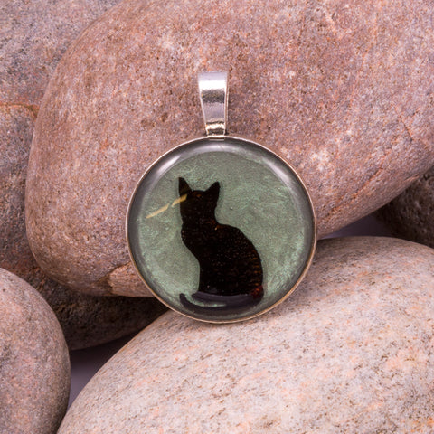 Curious Cat Pendant (#1235)